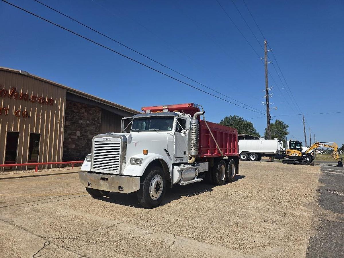 Used 2001 Freightliner FLD120SD