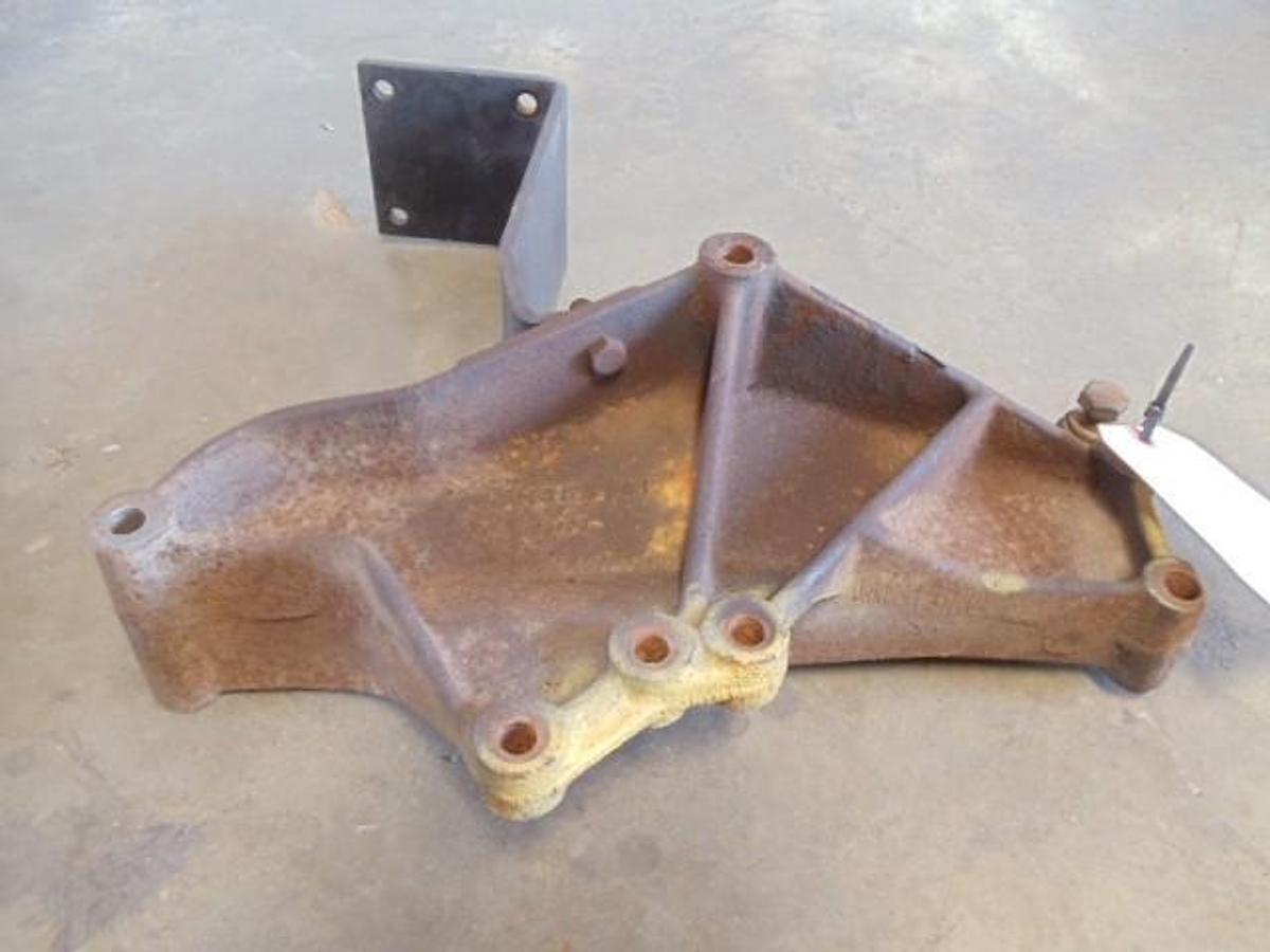 Used INTERNATIONAL Bracket