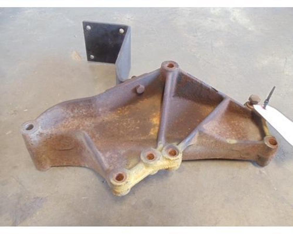 Used INTERNATIONAL Bracket