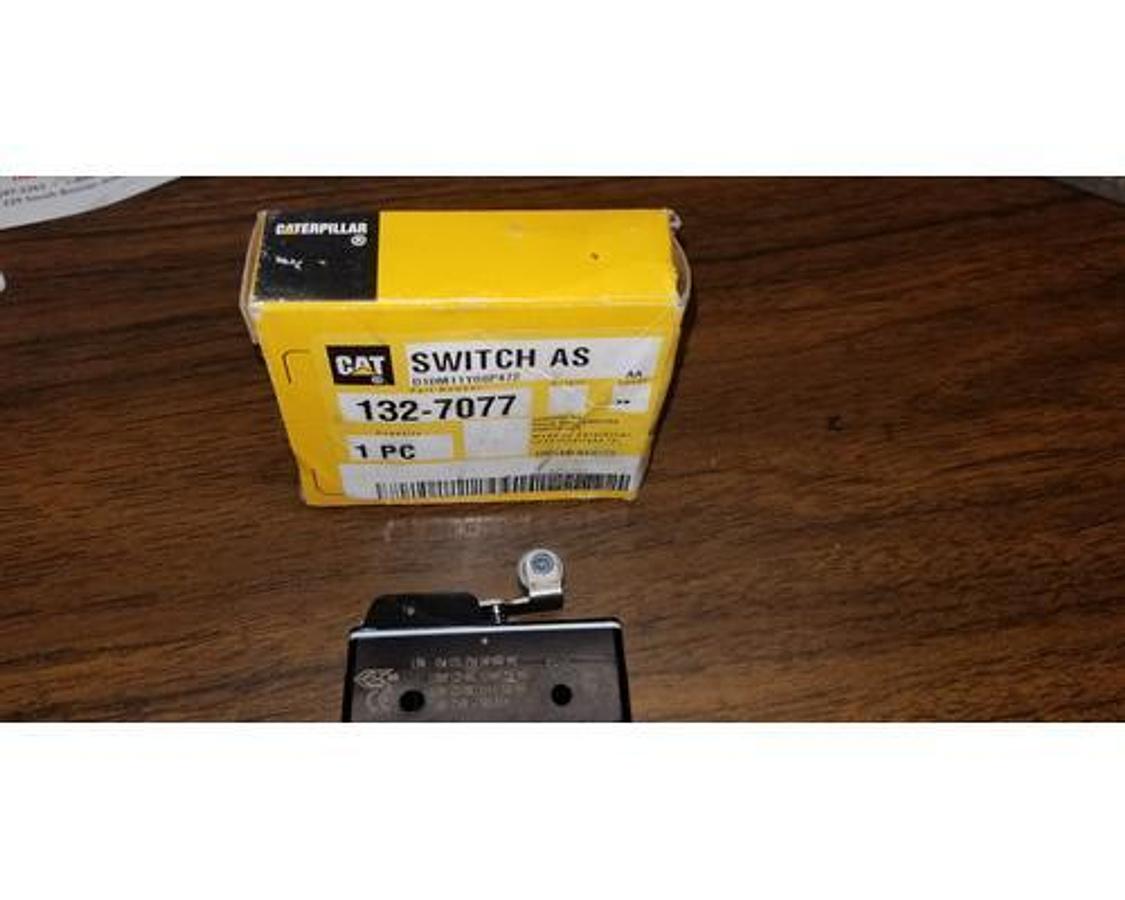 New surplus NEW SURPLUS CAT LIMIT SWITCH 132-7077