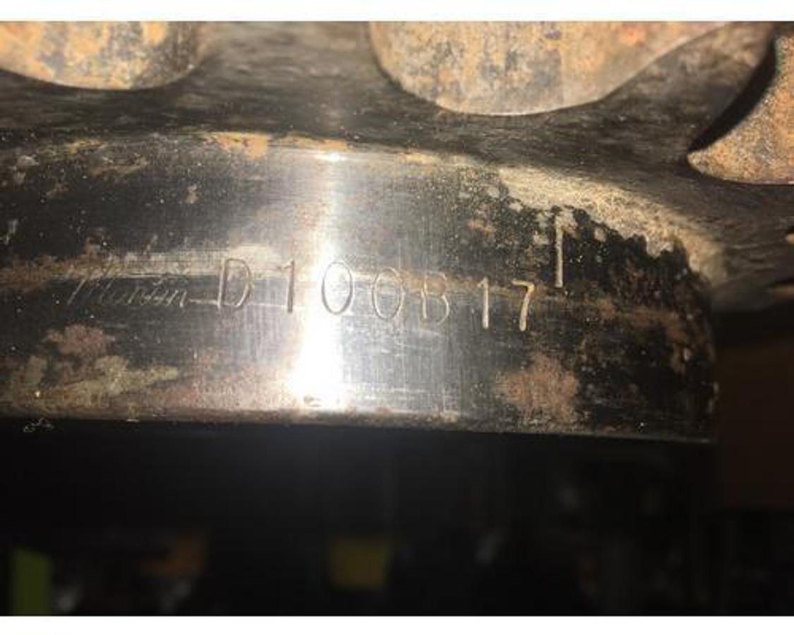 Used GOOD USED MARTIN D100B17 SPROCKET AND GEAR CHAIN NUMBER & PITCH: 100 / 1-1/4 in NON-HARDENED TEETH, NUMBER OF TEETH: 17 PITCH TYPE: Single BORE TYPE: Rough Stock HUB DIAMETERr: 5-1/4 in BORE DIAMETER:1.2500 in OUTSIDE DIAMETER: 7.44 in NUMBER OF S...