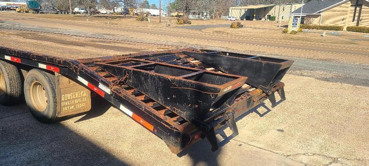Used 2017 GOOSENECK FLAT BED