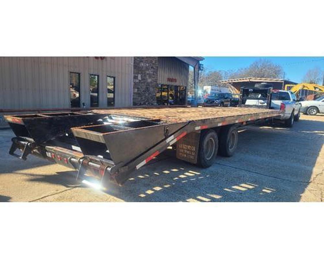 Used 2017 GOOSENECK FLAT BED