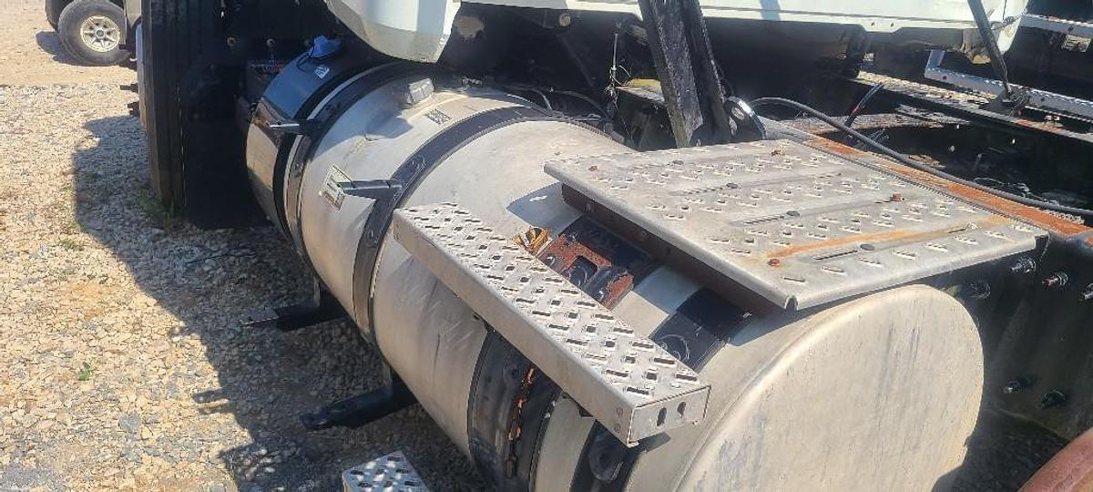 Used 2016 Mack CHU613