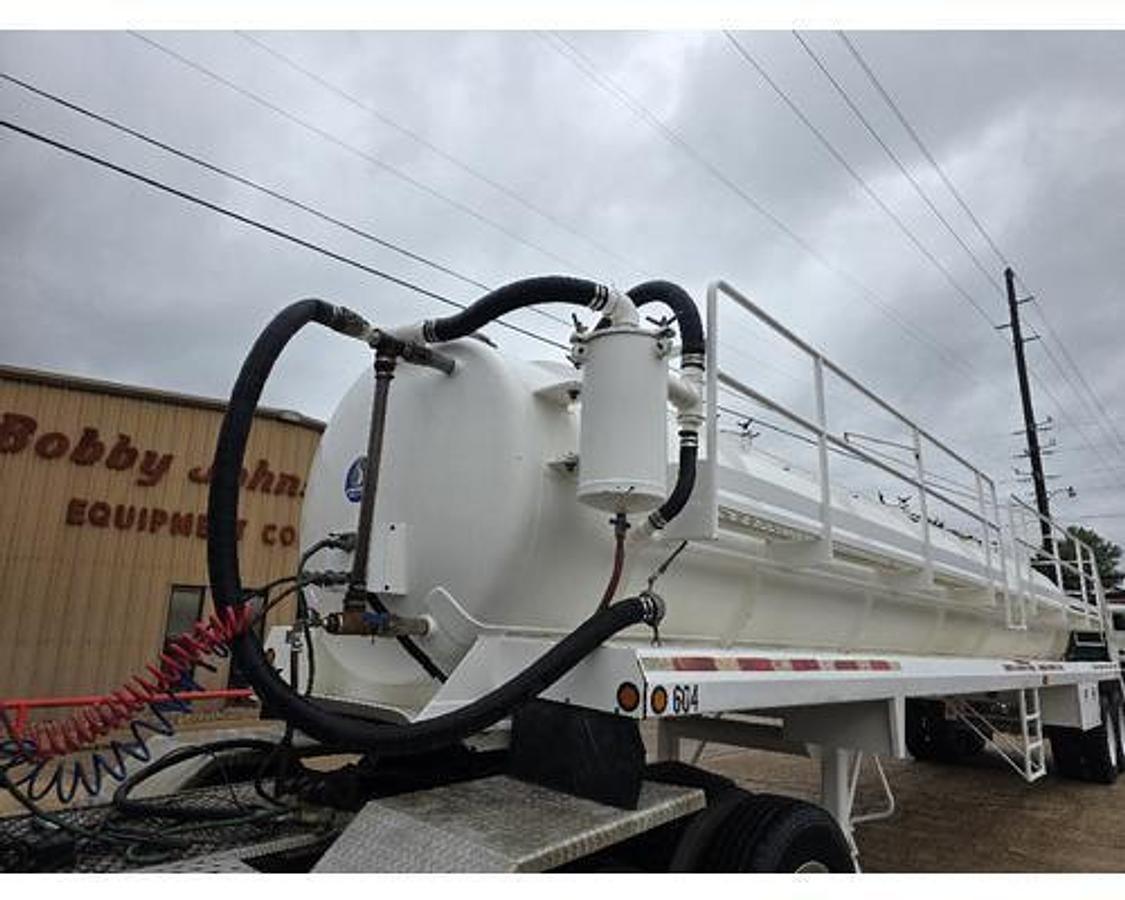 Used 2010 DRAGON VAC/TRAILER