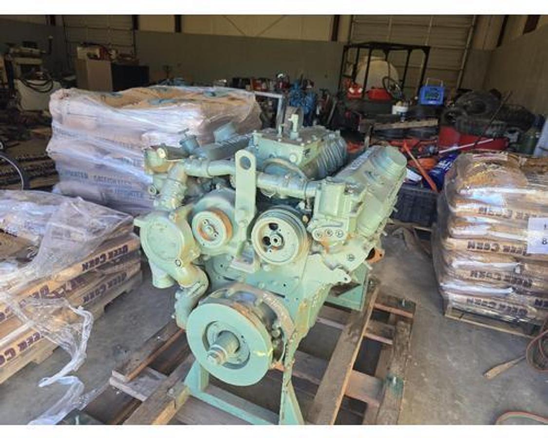 Used REMAN DETROIT DIESEL 8V92N 350HP SN# 08FF004781 MOD# 8083-7000 EXC.