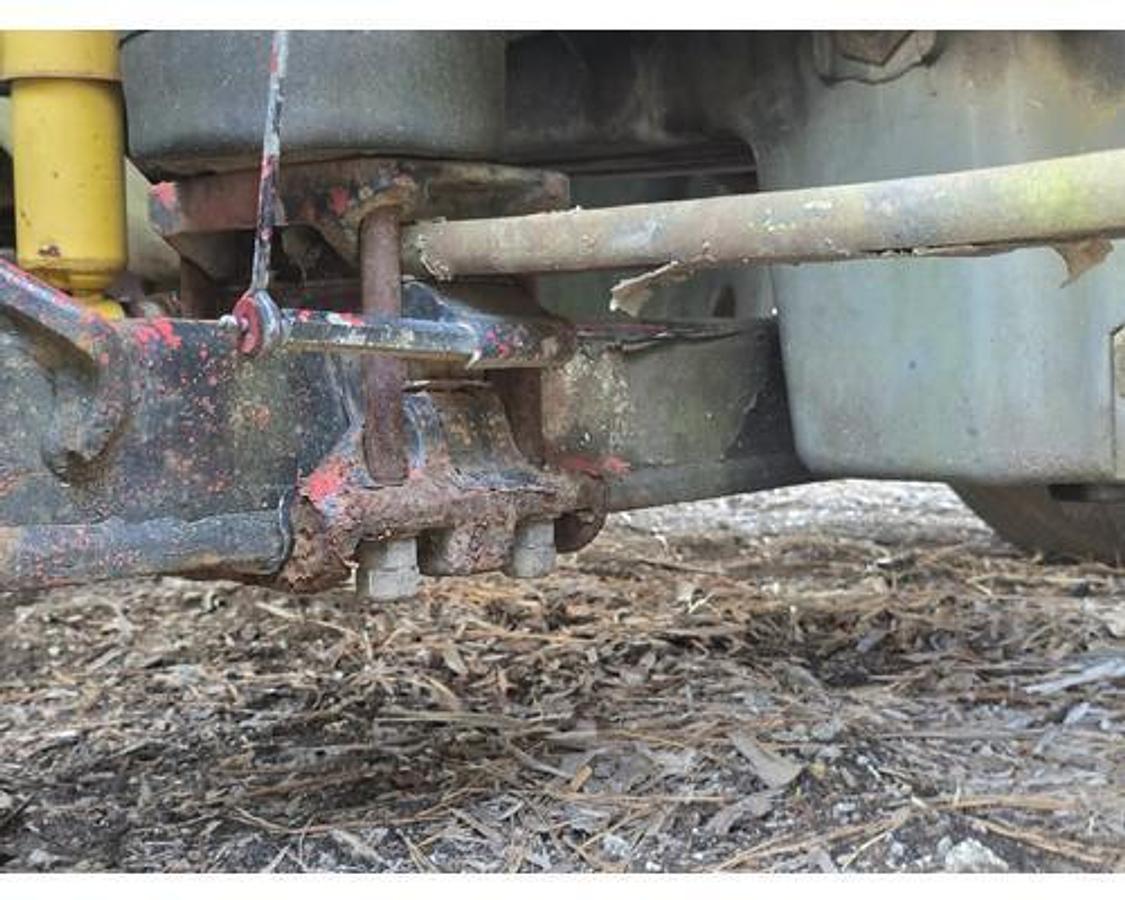 Used 2005 Freightliner CENTURY