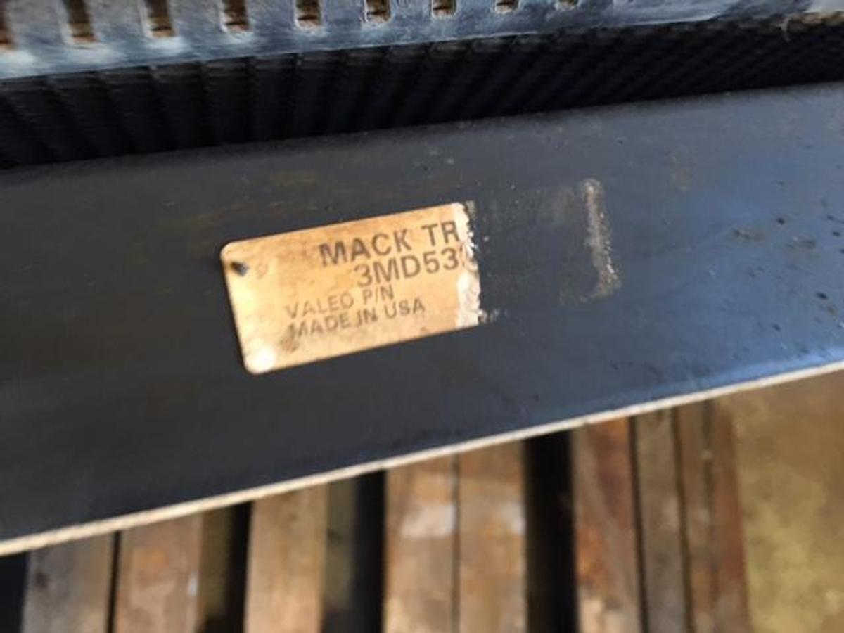 Used 1998 Mack CH613