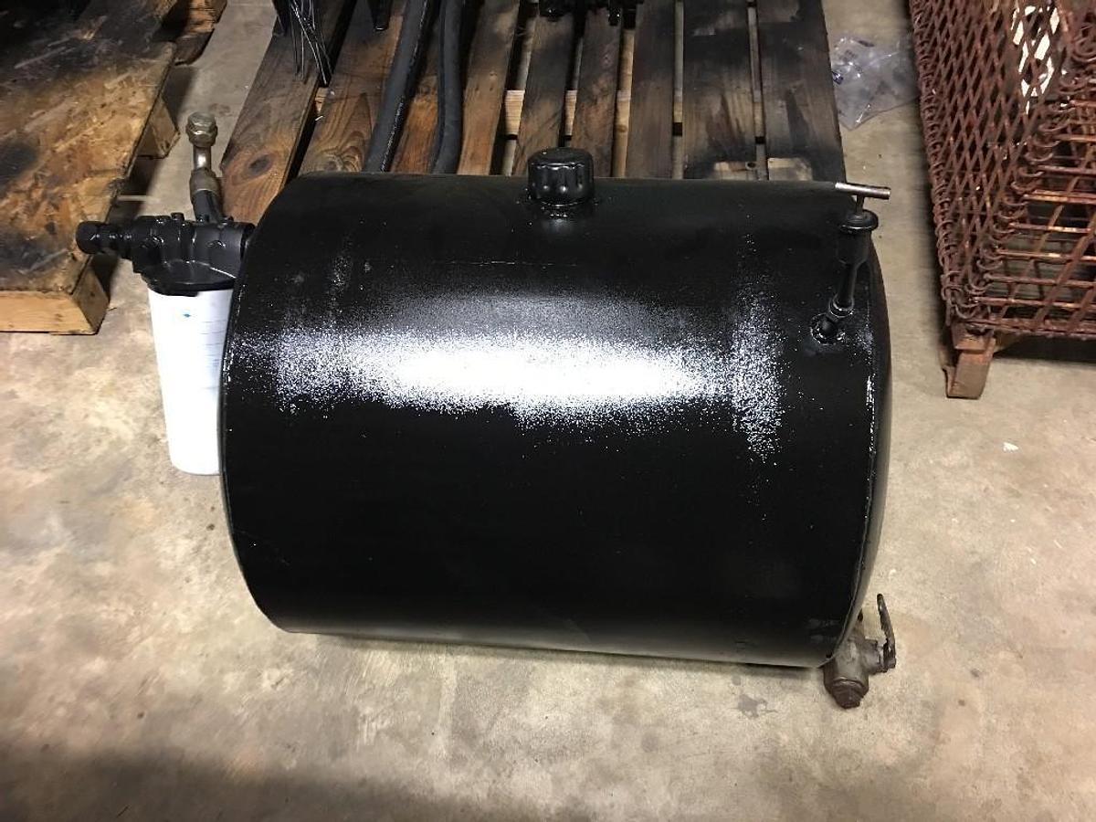 Used GOOD USED HYDRAULIC TANK, 50 GAL. CAPACITY  LENGTH  26" DIAMETER 24"