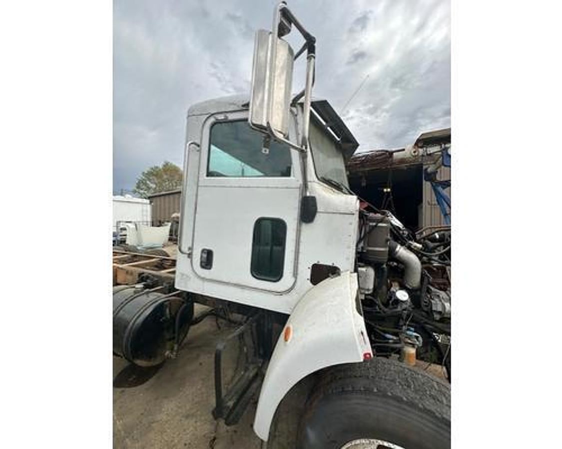 Used 2007 Peterbilt 335