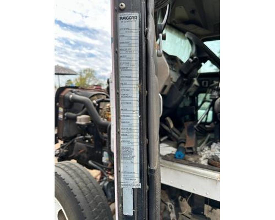 Used 2007 Peterbilt 335