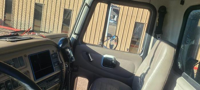 Used 2002 Mack CH 613