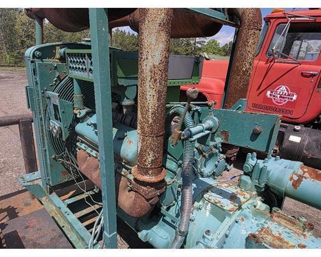 Used TRIPLEX MUD PUMP PAH200 DETROIT 8V92 WITH 5860 ST ALLISON