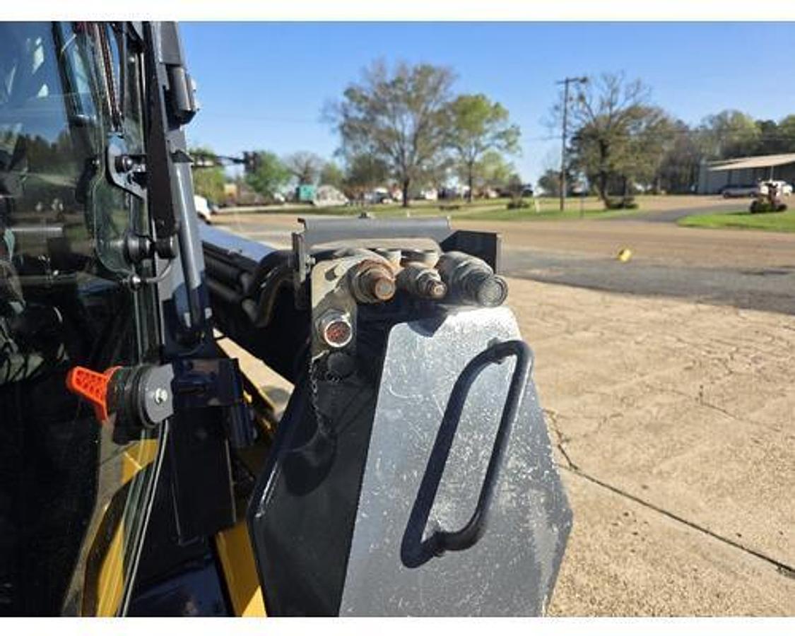 Used 2015 John Deere 333E