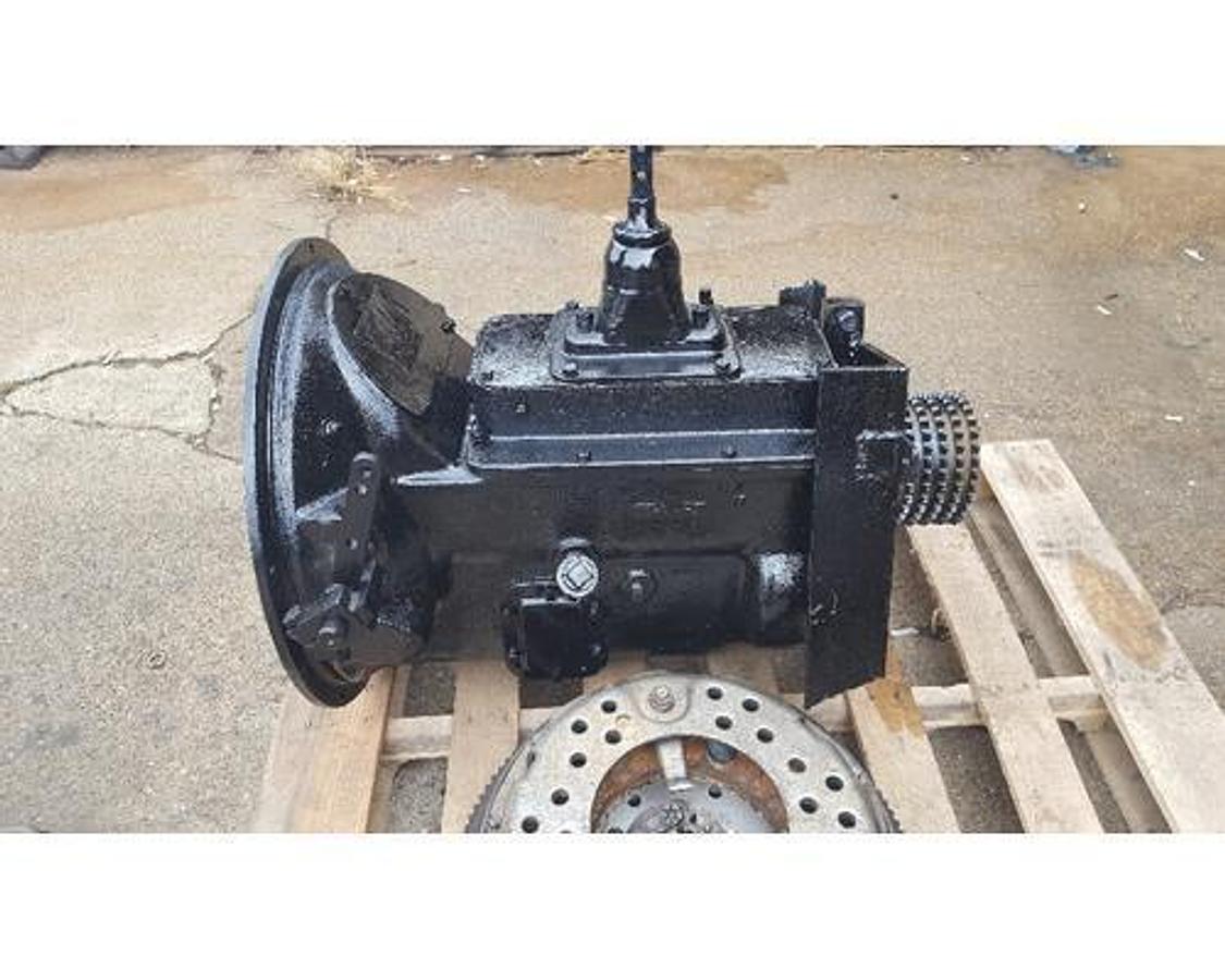 Used COTTA 4 SPD. TRANSMISSION MOD# TACU-100-17 #1 BELL HOUSING 71 SERIES DETROIT FLYWHEEL AND CLUTCH.  CHELSEA PTO #410XUABX-W3XD
