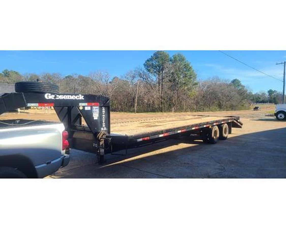 Used 2017 GOOSENECK FLAT BED