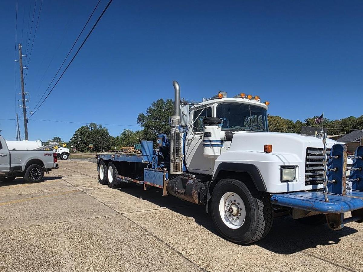 Used 1995 Mack RD688S