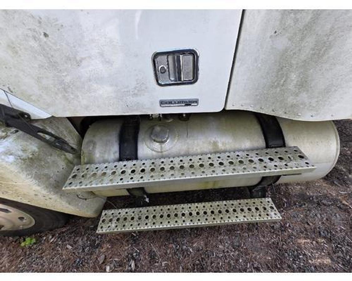 Used 2004 Freightliner COLUMBIA 120