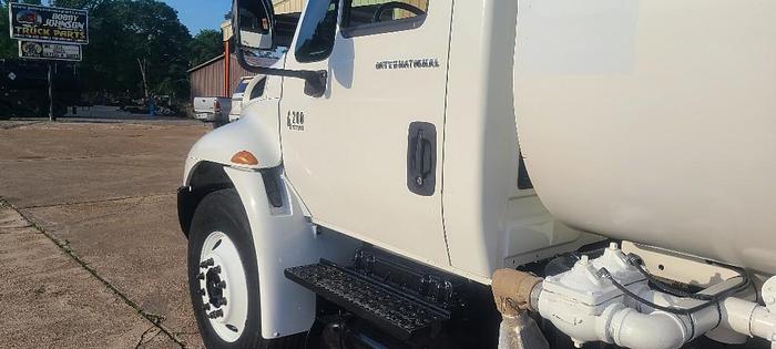 Used 2005 INTERNATIONAL 4200