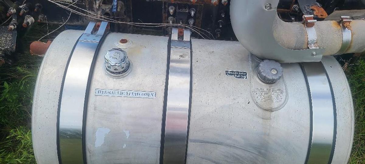 Used GOOD USED 50 GALLON ALUMINUM HYDRAULIC TANK- SADDLE MOUNT