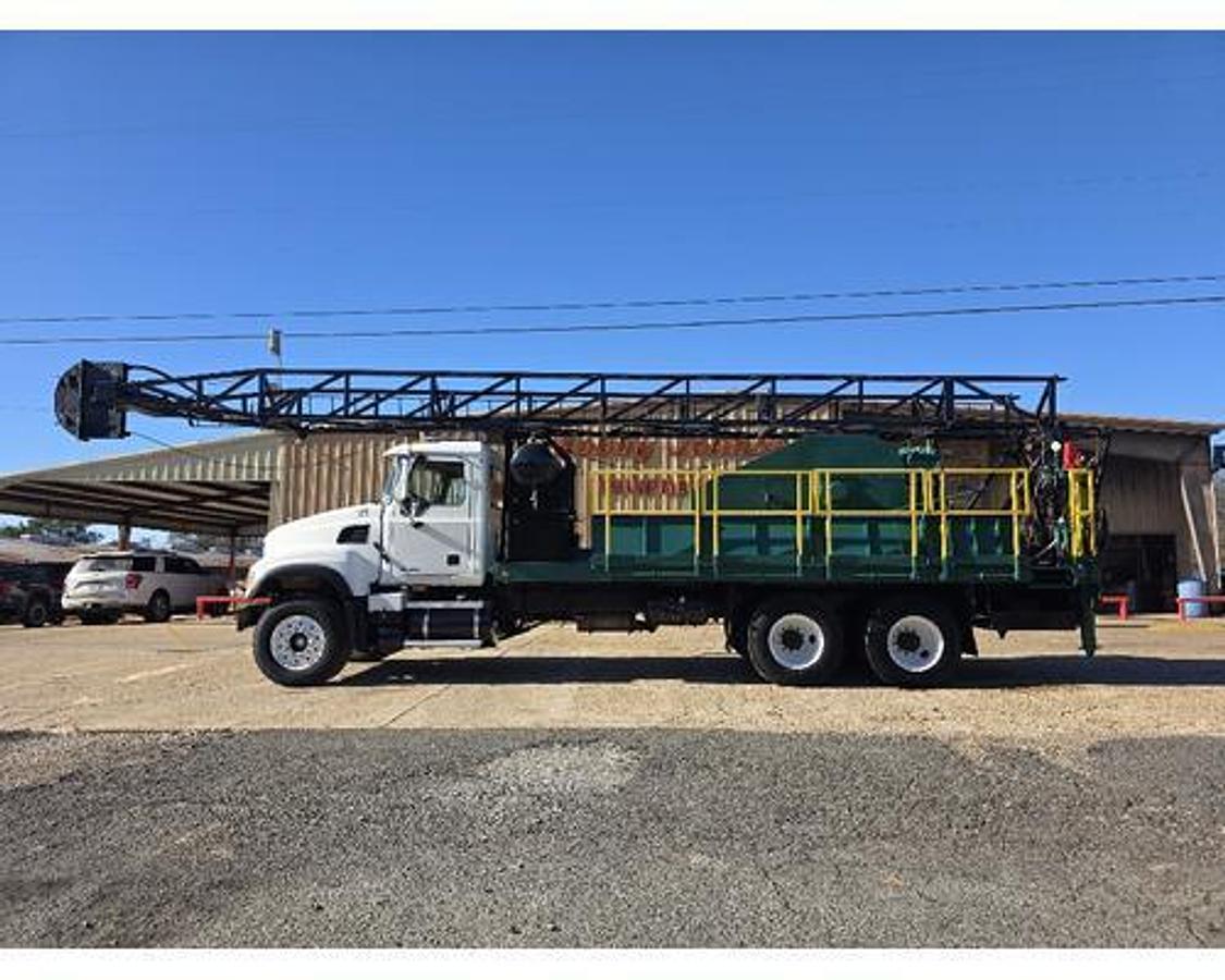 Used 2007 Mack CV713