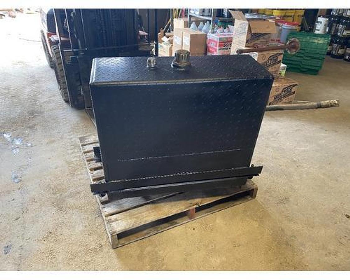Used GOOD USED BEHIND THE CAB 50 GALLON STEEL HYDRAULIC TANK, READY TO BE MOUNTED INCLUDES FILTER & RELIEF VALVE