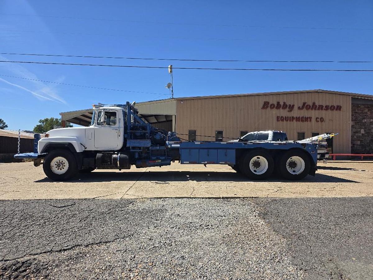 Used 1995 Mack RD688S
