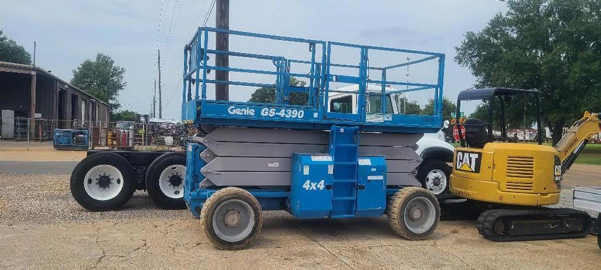 Used 2007 GENIE GS-4390