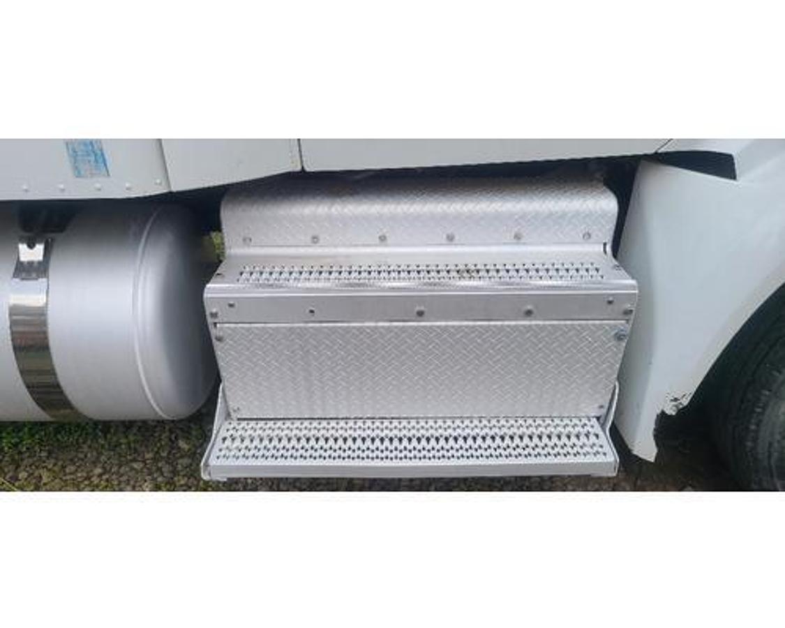 Used 2014 Peterbilt 567