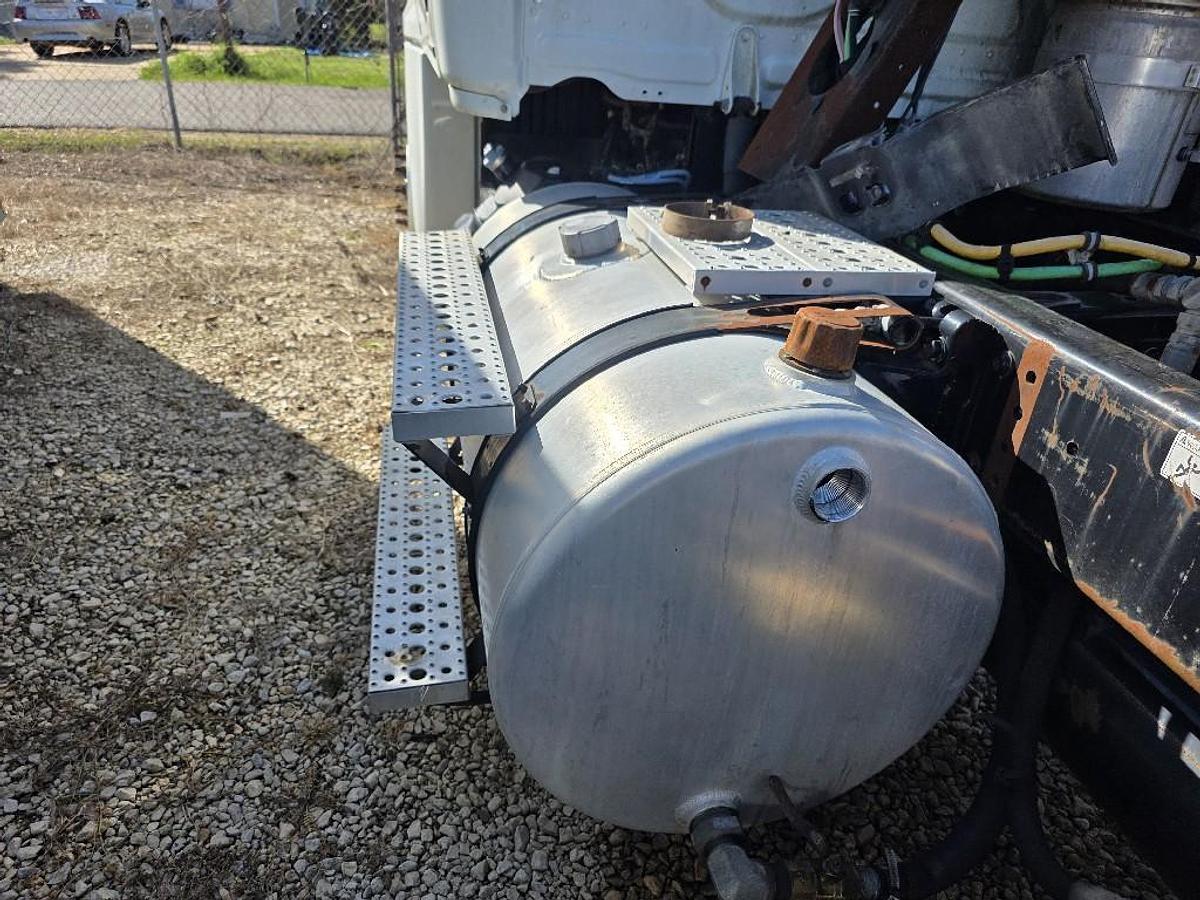 Used 2012 Freightliner CASCADIA