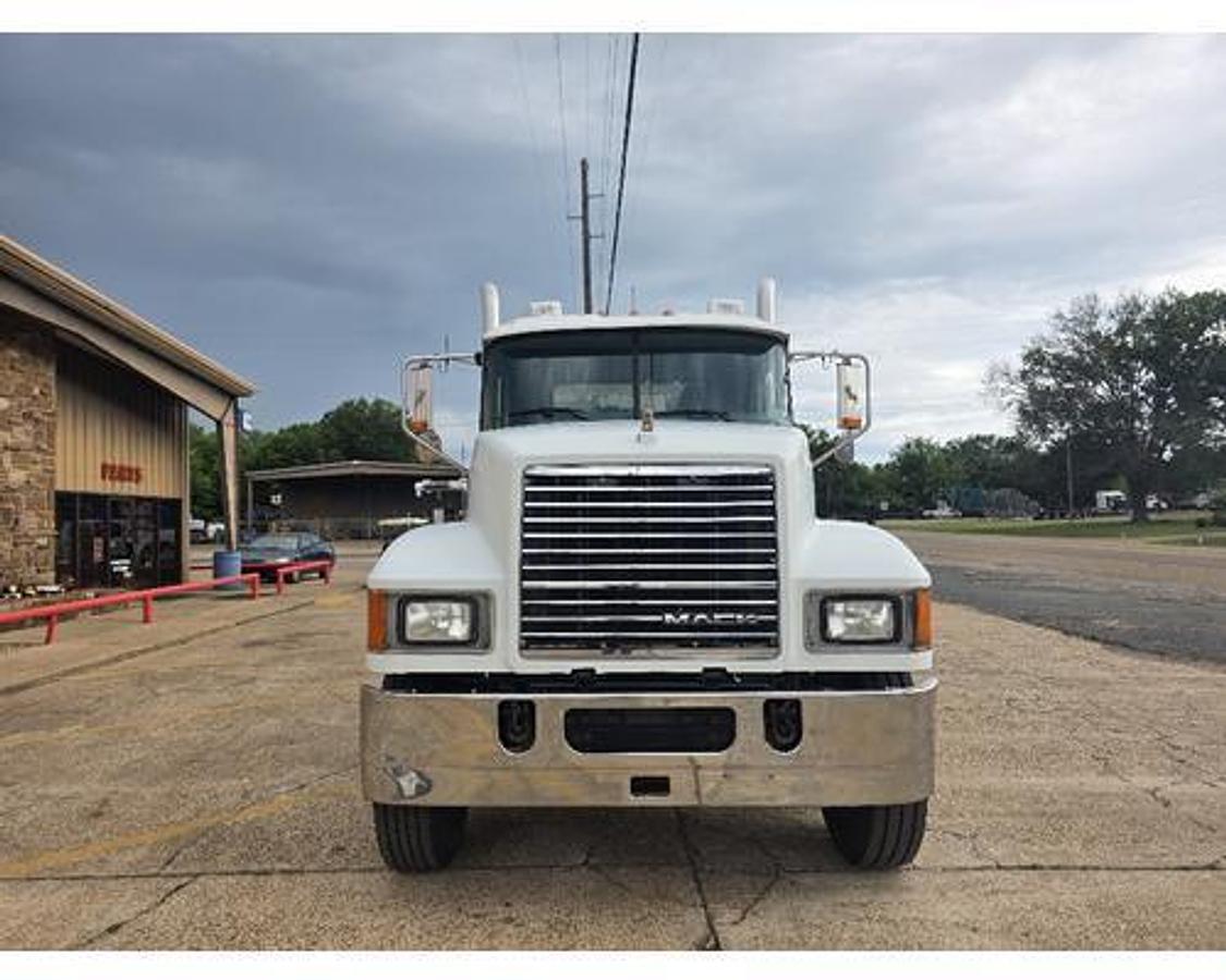Used 2010 Mack CHU613