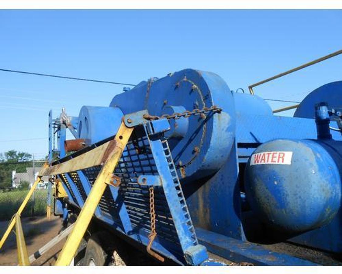 Used CRANE CARRIER RIG