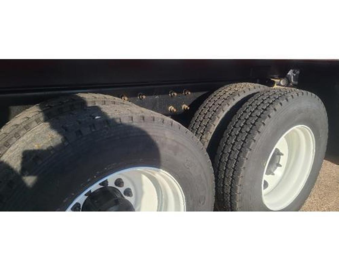 Used 2006 Mack CV713