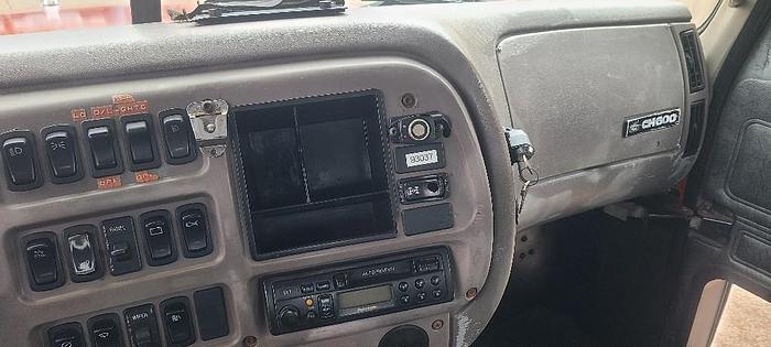 Used 2002 Mack CH 613