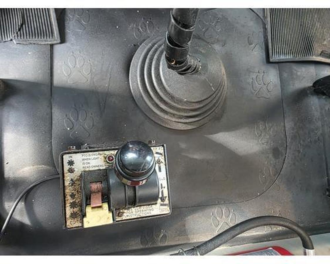 Used 2010 Mack CHU613