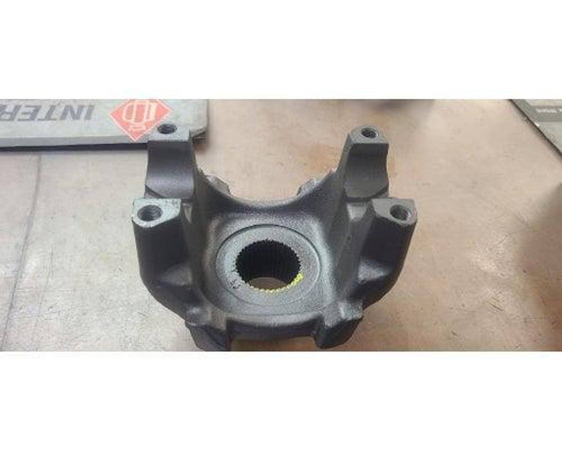Used GOOD USED SPICER SPL170 END YOKE 170-4-1261-1X MACK CRD92/93
39 SPLINE