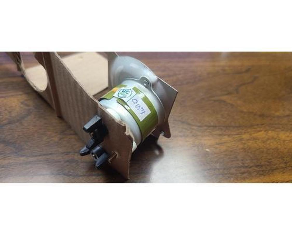 New surplus NEW SURPLUS INTERNATIONAL OIL GAUGE # 478675C1