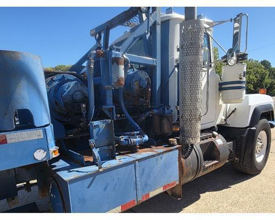 Used 1995 Mack RD688S