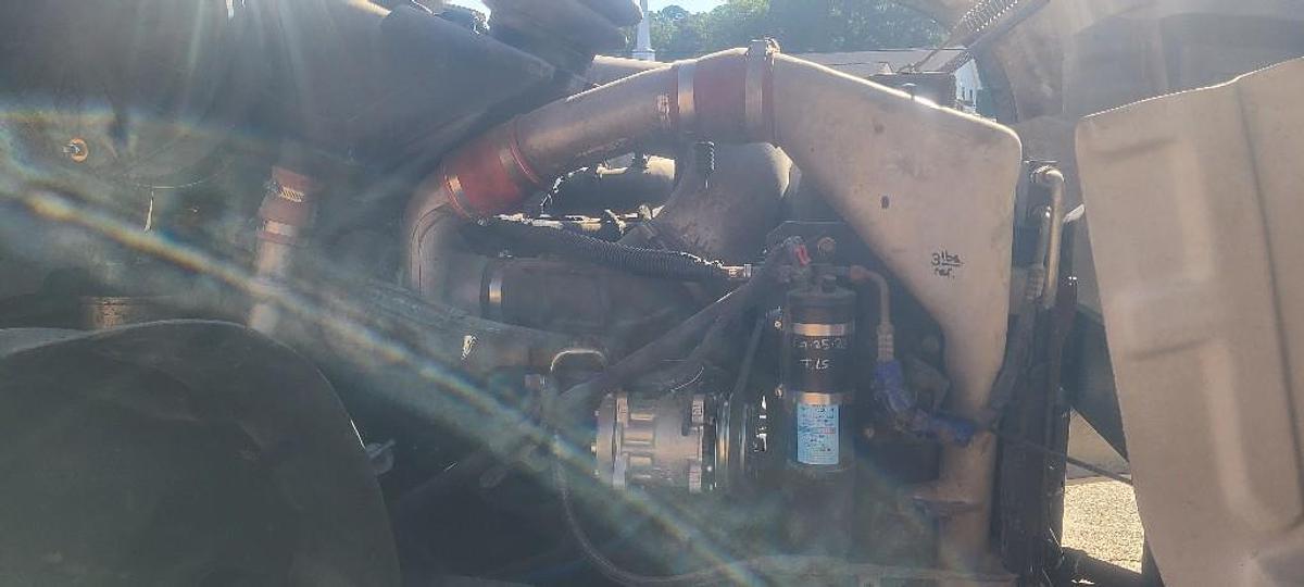 Used 2005 Mack CV713