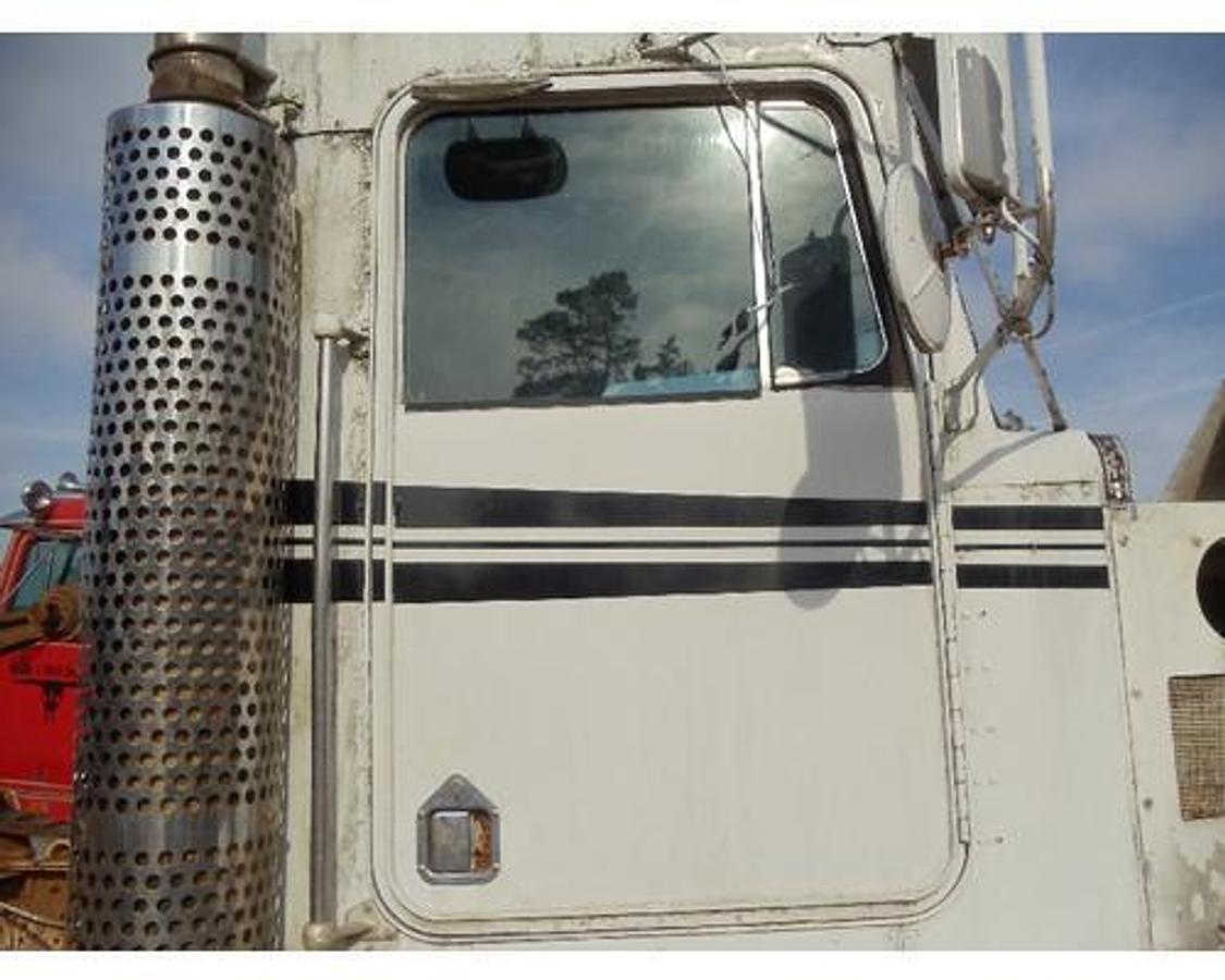 Used 1993 Kenworth T400B