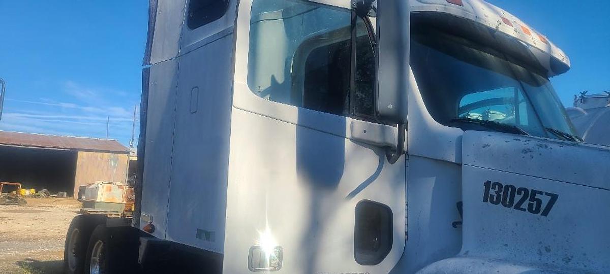 Used 2007 Freightliner FREIGHTLINER