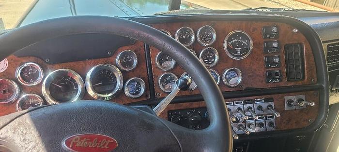 Used 2001 Peterbilt 379