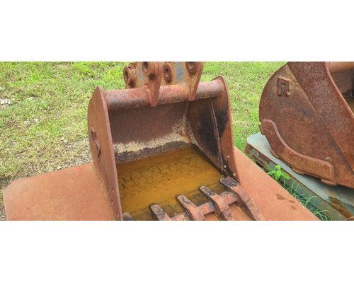 Used USED KOMATSU PC35R-8E SN# 303-31-144413-53 C&P ATTACHEMENTS
0.143 CAPACITY, WIDTH 24