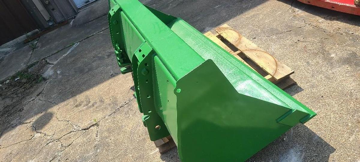 Used GOOD USED JOHN DEERE QUICK ATTACH LOADER BUCKET 72" L X 30"W X 30"D-