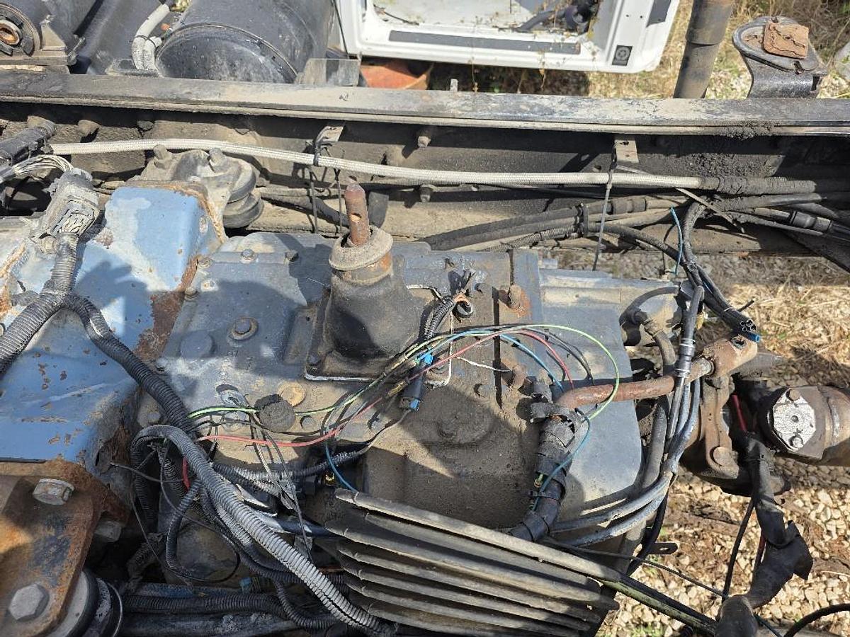 Used 2005 Fuller CV713