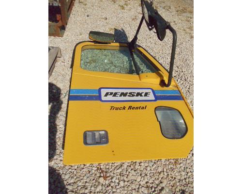 Used 2005 FREIGHTLINER COLUMBIA R/S DOOR,