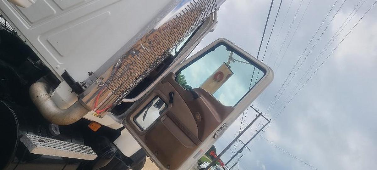 Used 2004 Mack CV713 GRANITE