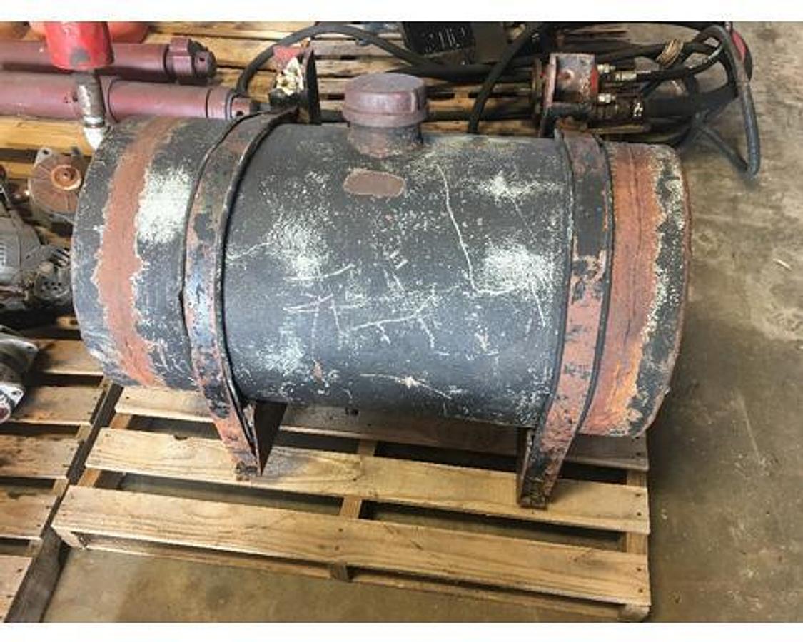 Used GOOD USED HYDRAULIC TANK, 45 GALLON CAPACITY, 36" LENGTH, 20" DIAMETER