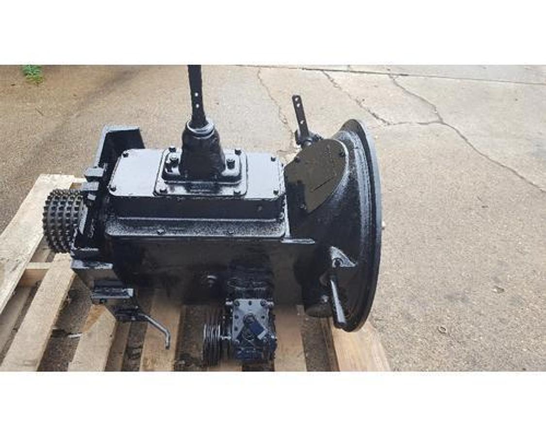 Used COTTA 4 SPD. TRANSMISSION MOD# TACU-100-17 #1 BELL HOUSING 71 SERIES DETROIT FLYWHEEL AND CLUTCH. CHELSEA PTO #410XUABX-W3XD