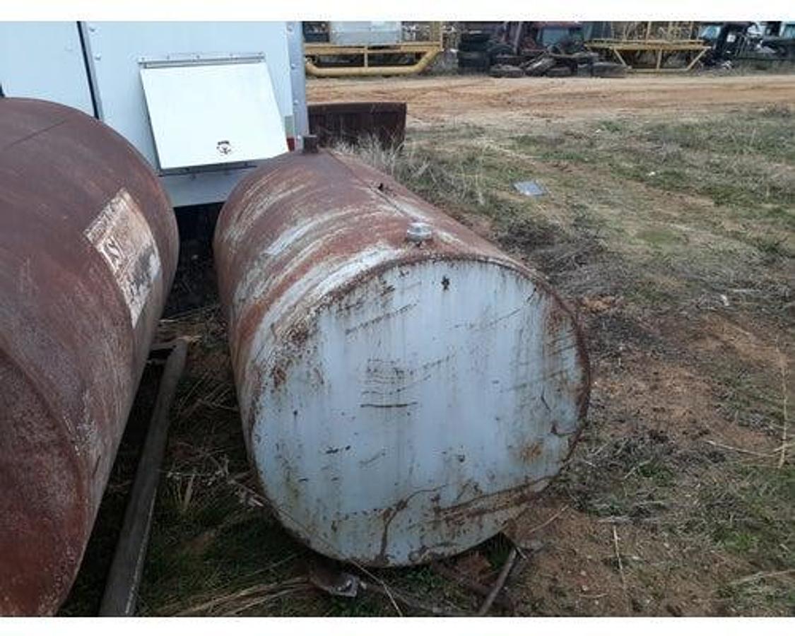 Used USED DIESEL FUEL TANK "L61 X "36 DIAMETER GALLONS 250